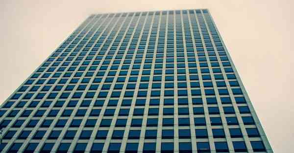 如何自己在家贴睫毛_如何自己在家生孩子